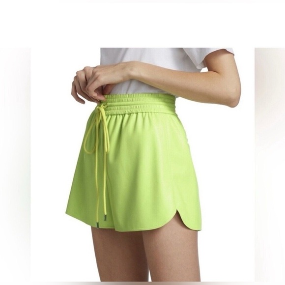 New! A.L.C. Vegan Leather Green Shorts 💚 size 4 NWT! - Picture 8 of 16